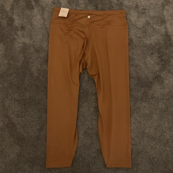 Victoria’s Secret Sport Essential Pocket Leggings - Picture 5 of 8